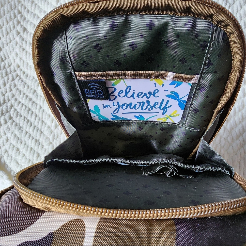 LUG Starboard Brushed Sling Bag - Brushed Camo Olive - Picture 11 of 12